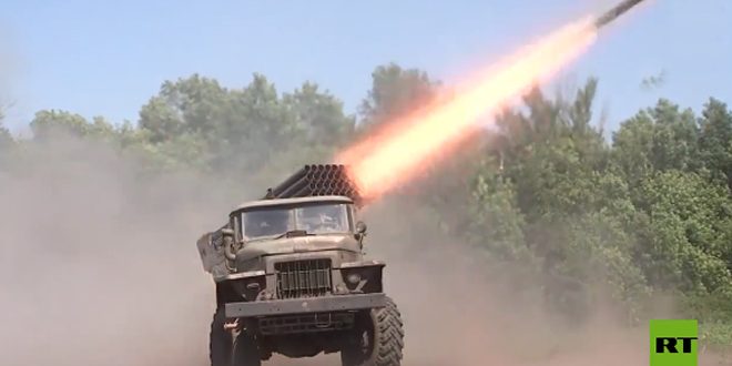 Russian Grad rocket launchers destroy Ukrainian military sites