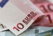 Euro drops to its lowest in a month