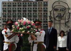 El presidente sirio Bachar Al Assad deposita ofrenda floral ante el monumento a José Martí, en la Plaza de la Revolución.  PLFOTO/Ismael Francisco