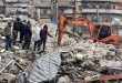 Recuperan cuerpos de víctimas sepultadas debajo de los escombros de tres edificios colapsados en Alepo