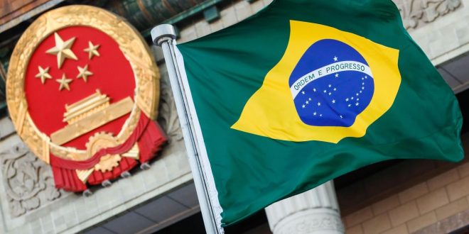Adiós al dólar: Brasil y China acuerdan comercializar en sus monedas