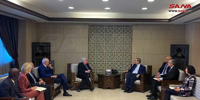 Canciller al-Mekdad se reúne con Secretario General Adjunto de Asuntos Humanitarios