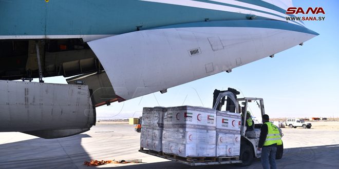 Cuatro aviones emiratíes de ayuda humanitaria aterrizan en Damasco, Latakia y Alepo