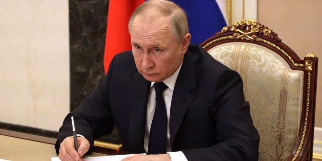 Putin destituye los embajadores de Rusia en Letonia y Estonia