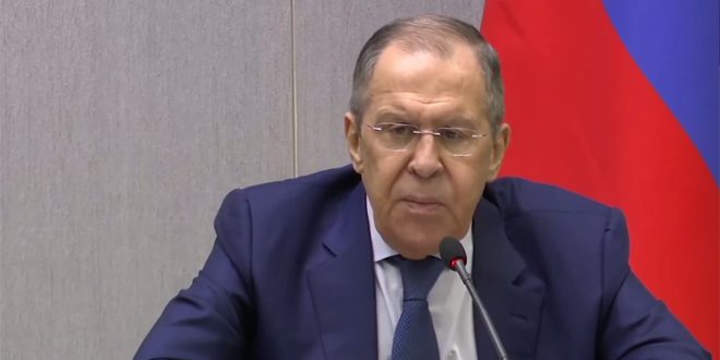 Suministro de proyectiles con uranio a Kiev conducirá a una grave escalada, advierte Lavrov