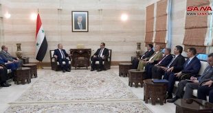 Primer ministro, Hossein Arnous con delegación iraquí encabezada por el ministro de Comercio Athir al-Ghurairy
