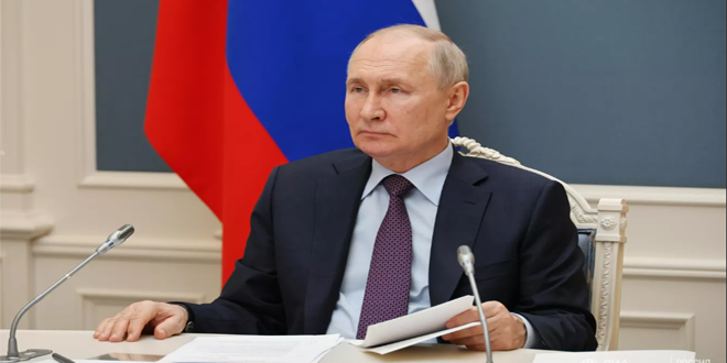 Putin: La economía rusa crecerá alrededor del 2 por ciento en 2023