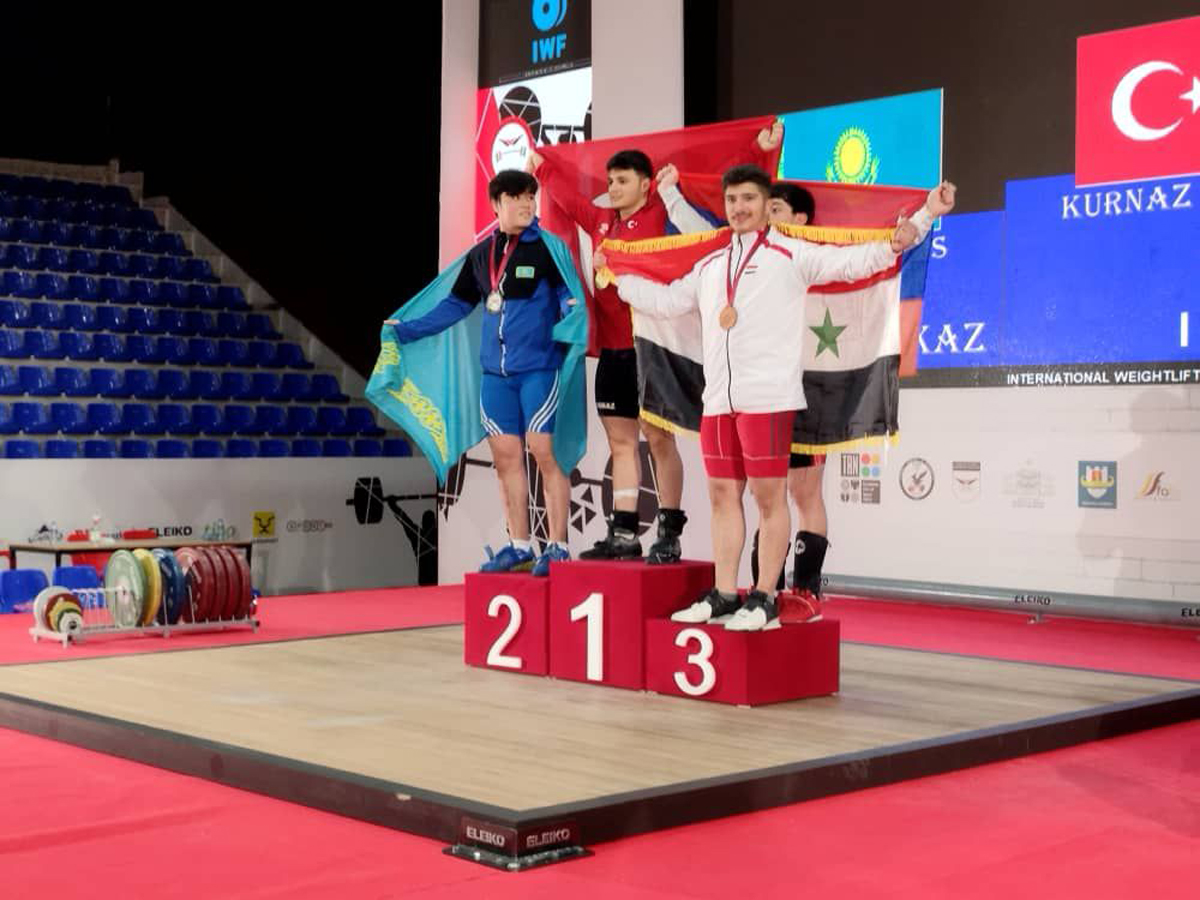 سوریه مدال برنز مسابقات وزنه برداری قهرمانی جوانان جهان در آلبانی را به دست آورد 3-29-2023