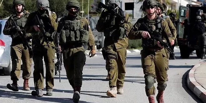 سه فلسطینی بر اثر اصابت گلوله های اشغالگران در شرق الخلیل مجروح شدند