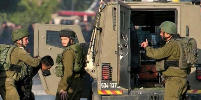 Les forces d’occupation israéliennes arrêtent 4 Palestiniens en Cisjordanie