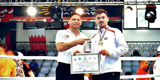 Après avoir remporté la médaille d’or au championnat arabe de kickboxing, Salloum aspire à atteindre les mondiaux