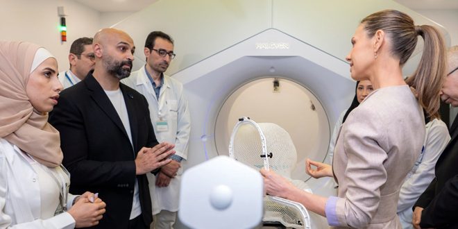 First Lady Esma Esad, El Beyruni Hastanesi’ndeki İleri Tanı Ve Radyoterapi Merkezini Ziyaret Etti