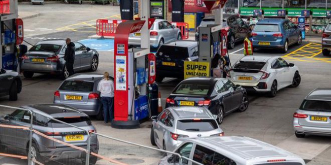 تضاعف نسبة الأسر البريطانية المتضررة من تبعات نقص الوقود