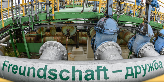 دير شبيغل: حظر النفط الروسي يهدد شرق ألمانيا