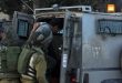 Occupation forces arrest five Palestinians in the West Bank