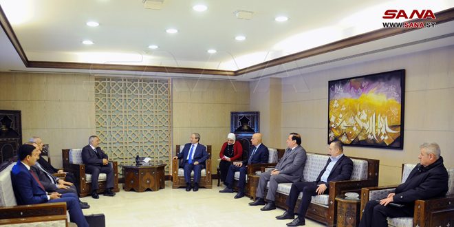 Mikdad discusses with Advisor of Iraqi Foreign minister joint cooperation on border issues