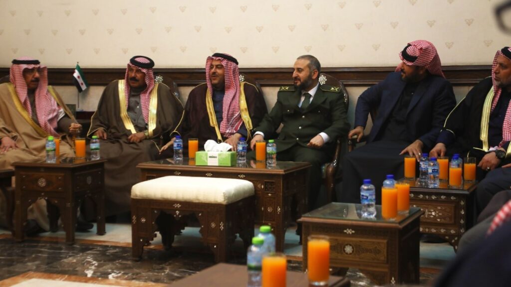 Defense Minister meets a delegation of Arab tribes