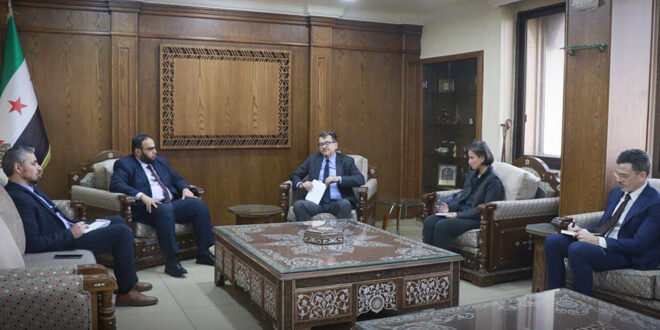 Economy minister meets Italian Ambassador to Damascus