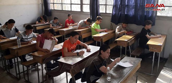 Más de 300 mil alumnos sirios de noveno grado presentan sus exámenes a nivel nacional (fotos)