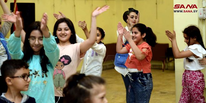 Una jornada de actividades recreativas para niños en Alepo