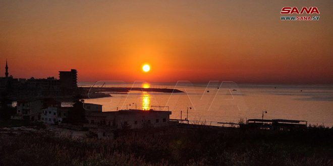 Puesta del sol en la costa siria al Mediterráneo por el lente del fotógrafo de SANA, Ghadir Mahmoud