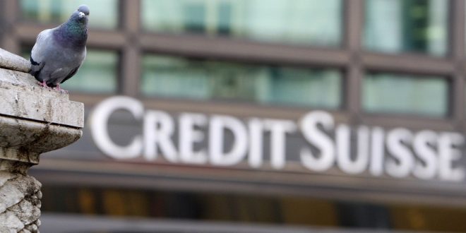 Acciones de Credit Suisse se desploman un 30%