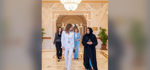 La Jequesa Fatima Bint Mubarak de EAU recibe a la primera dama siria Asma Al-Assad