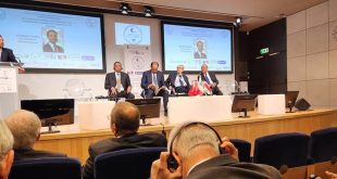 Siria participa en Cumbre Económica Árabe-Francesa en París