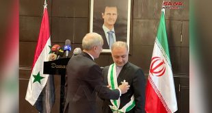 Embajador iraní en Siria es condecorado con la Orden Siria al Mérito de Excelente Grado
