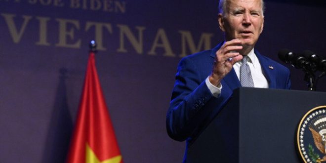 Biden ofrece frases confusas y sin sentido en una rueda de Prensa en Vietnam