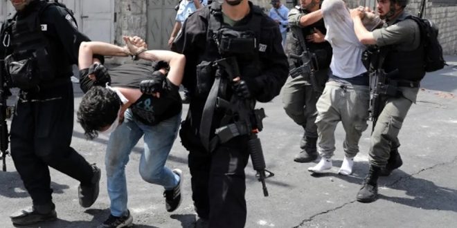 Fuerzas de ocupación israelíes arrestan a 14 palestinos en Cisjordania
