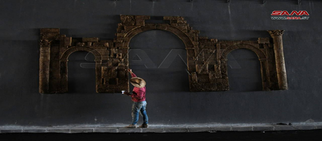 Esculturas en relieve adornan el Túnel de Mowassat en Damasco