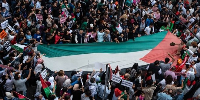 Miles de españoles se manifiestan en solidaridad con el pueblo palestino