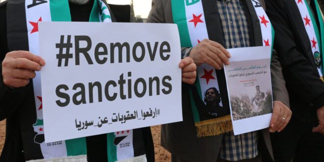 Protestan en Idlib en contra de las sanciones impuestas a Siria