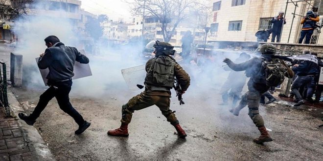 سرکوب تظاهرات فلسطینیان در اردوگاه العروب  و زخمی شدن چند دانش آموز فلسطینی