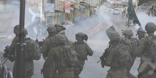 زخمی شدن ده ها فلسطینی در حمله نیروهای اشغالگر شمال الخليل