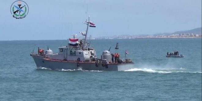 انجام رزمایش عملیاتی مشترک نیروی دریایی سوریه و روسیه با مهمات حیاتی در یکی از پایگاه های دریایی در استان “طرطوس”
