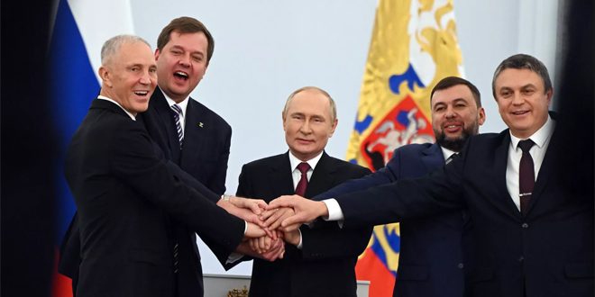 Poutine signe avec les présidents de Lougansk, Donetsk, Kherson et de Zaporojié les accords sur l’adhésion à la Russie