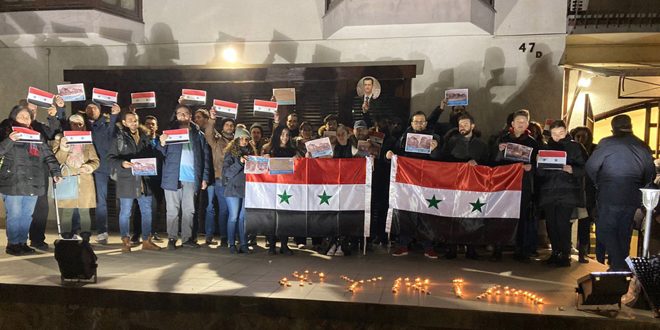 Les étudiants syriens dans plusieurs pays du monde observent un sit-in de solidarité avec la Syrie