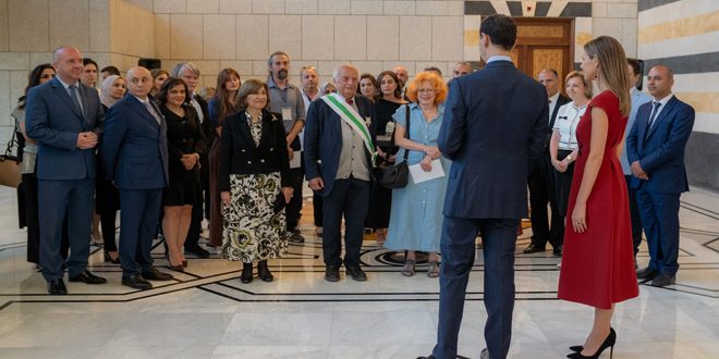 הנשיא אל-אסד והגברת הראשונה קיבלו את  פני המשתתפים בוועידה הבינלאומית  התוצאות של המחקר הארכיאולוגי הסורי והשלכות רעידת האדמה