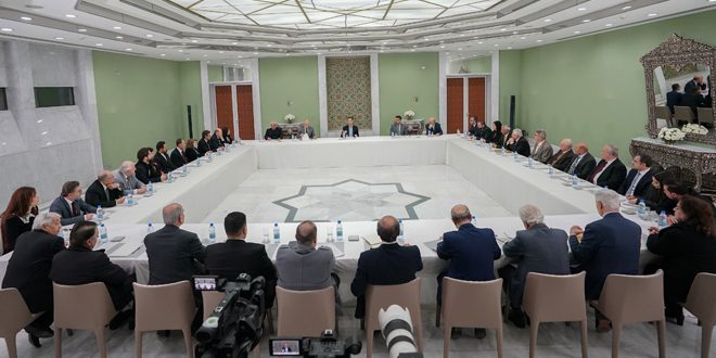 הנשיא אל-אסד פגש קבוצת הוגי-דעות, אקדמאים וסופרים מפלגתיים