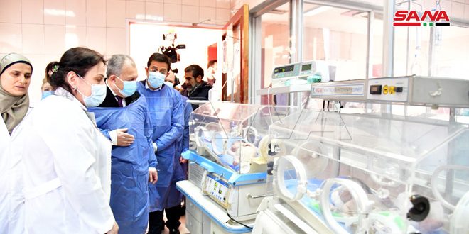 المهندس عرنوس خلال جولة في مشفيي الأسد الجامعي ودمشق: الدولة مستمرة في تقديم الدعم للقطاع الصحي