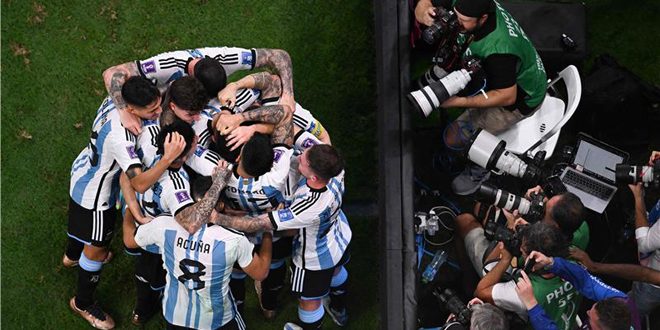 الأرجنتين تتأهل إلى الدور ربع النهائي لكأس العالم 2022