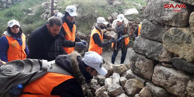 فريق من مؤسسة الآغا خان يبدأ عمليات رصد وتقييم وتوزيع المساعدات للمتضررين من الزلزال في القدموس