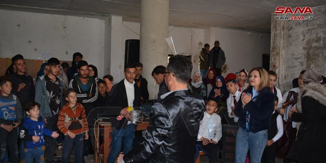 أنشطة دعم نفسي وتوزيع مساعدات في مركز إيواء بحي بابا عمرو في حمص