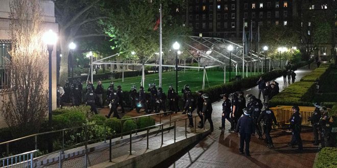 الشرطة الأمريكية تقتحم جامعة كولومبيا وتعتقل طلاباً لتضامنهم مع فلسطين