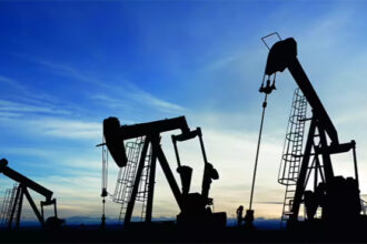 01 61 ارتفاع أسعار النفط وسط مخاوف من اضطراب الإمدادات
