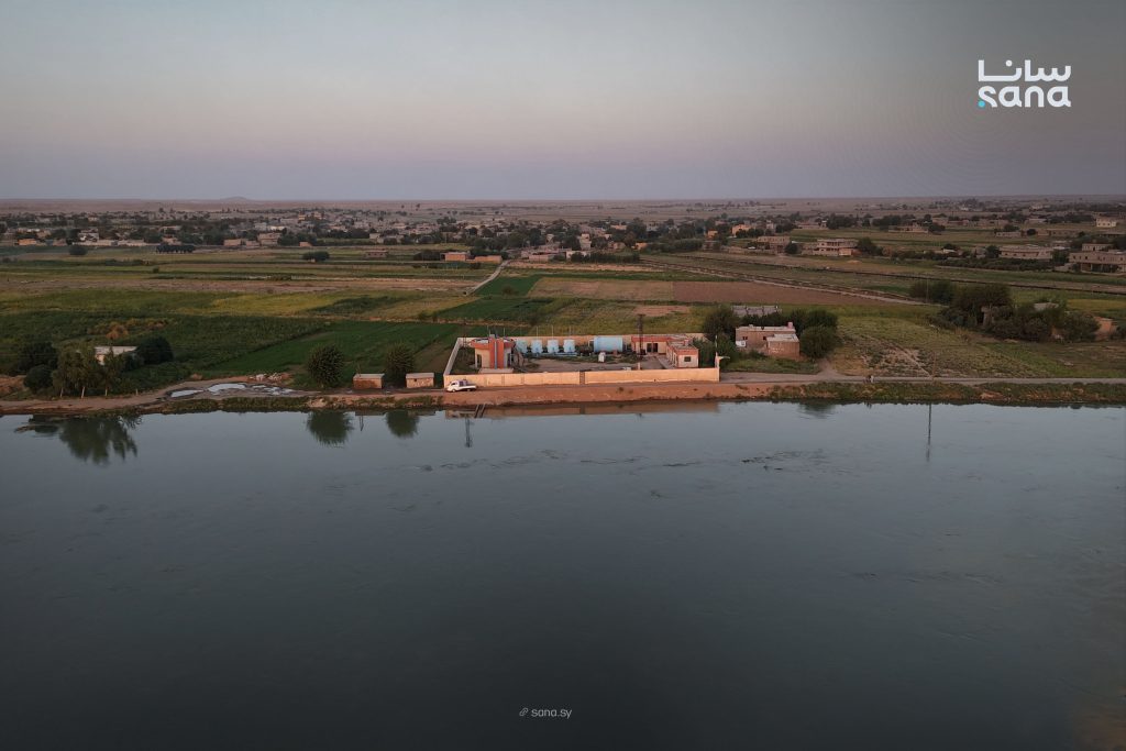 dji fly ٢٠٢٦٠٩٢٧ ١٨٠١٢٨ 0064 1790521865855 photo Copy خروج 11 محطة مياه عن الخدمة في دير الزور جراء ارتفاع منسوب الفرات